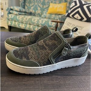 Jambu camo sneakers